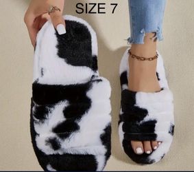 Fur Slippers Size 7 Brand New 