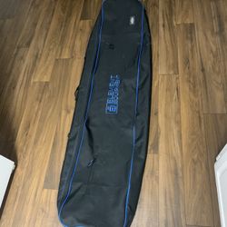 XL snowboard bag fits up to size 165