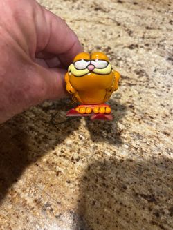 Vintage Enesco Garfield Skiing Christmas Ornament on Red Skis