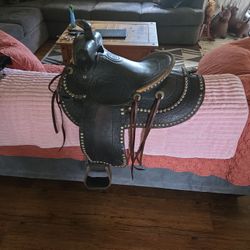 Antique Hoss And Hopkins 14in Ranch Saddle