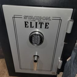 Stack-on Elite Fireproof Safe