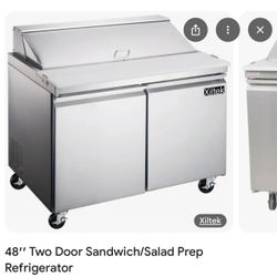 Two door prep refrigerator 