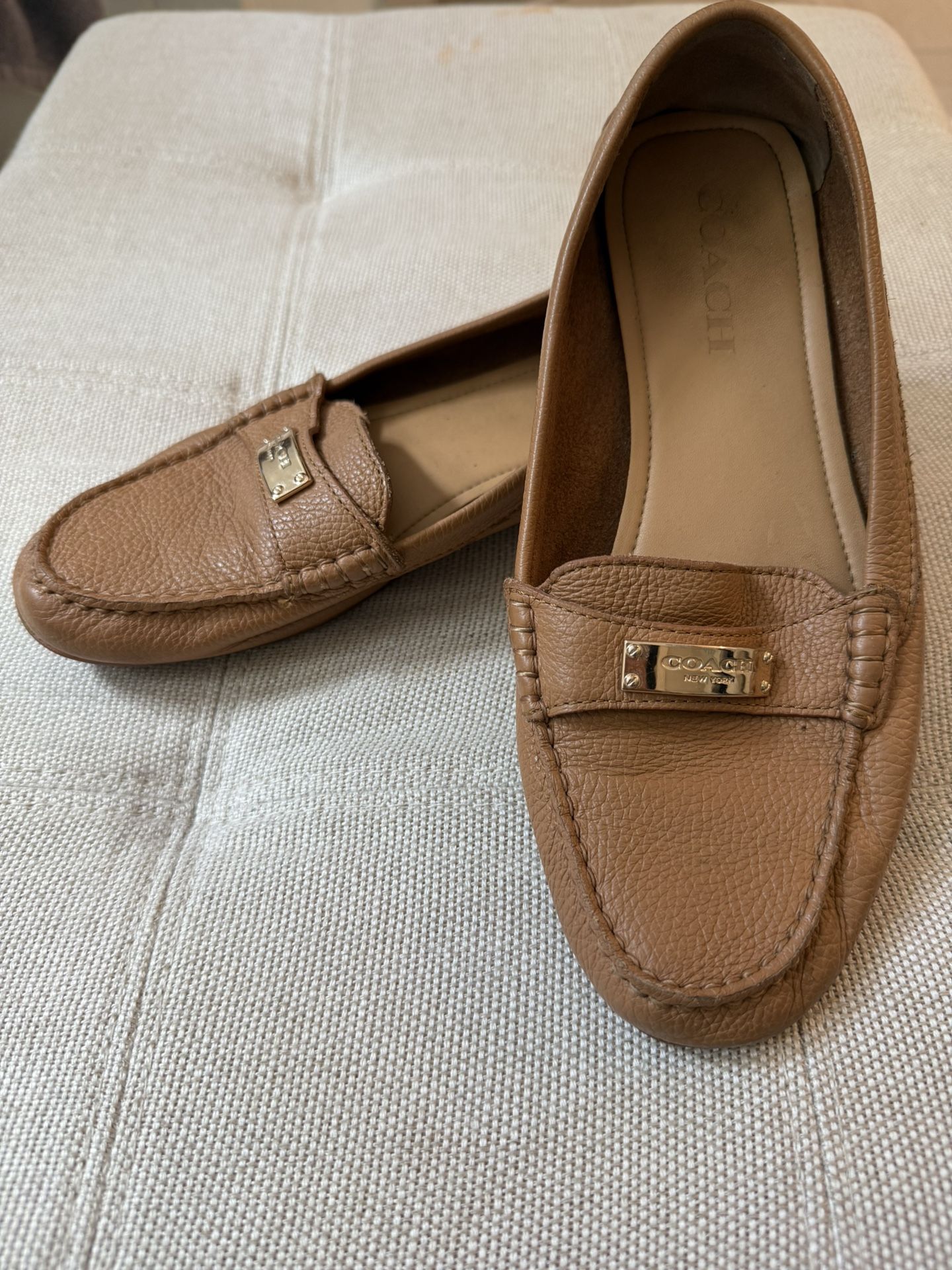 Coach Tan Leather Loafer W/Gold Detail 8.5