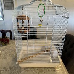 Parrot 🦜 Cage It Comes With Everything Inside U See In The Picture $35