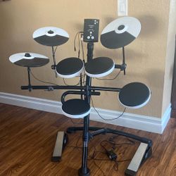 Roland V-Drum Electronic Set   (TD-1K) TESTED