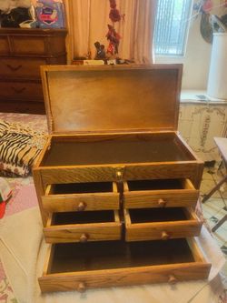 Storage box
