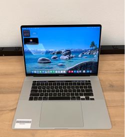 16" MacBook Pro Touchbar 64GB RAM*2TB SSD*2.3Ghz Intel 8 Core i9
