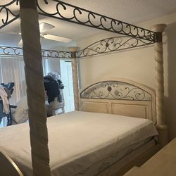 King Size Bedroom Dresser Mirror And 2 Nightstands 