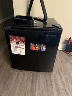 Insignia Mini Fridge Black