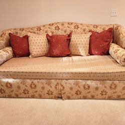 Gorgeous Lexington Sofa