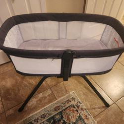 Gliding Bassinet for baby