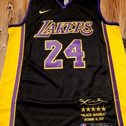 Los Angeles Lakers Jersey Kobe Bryant 