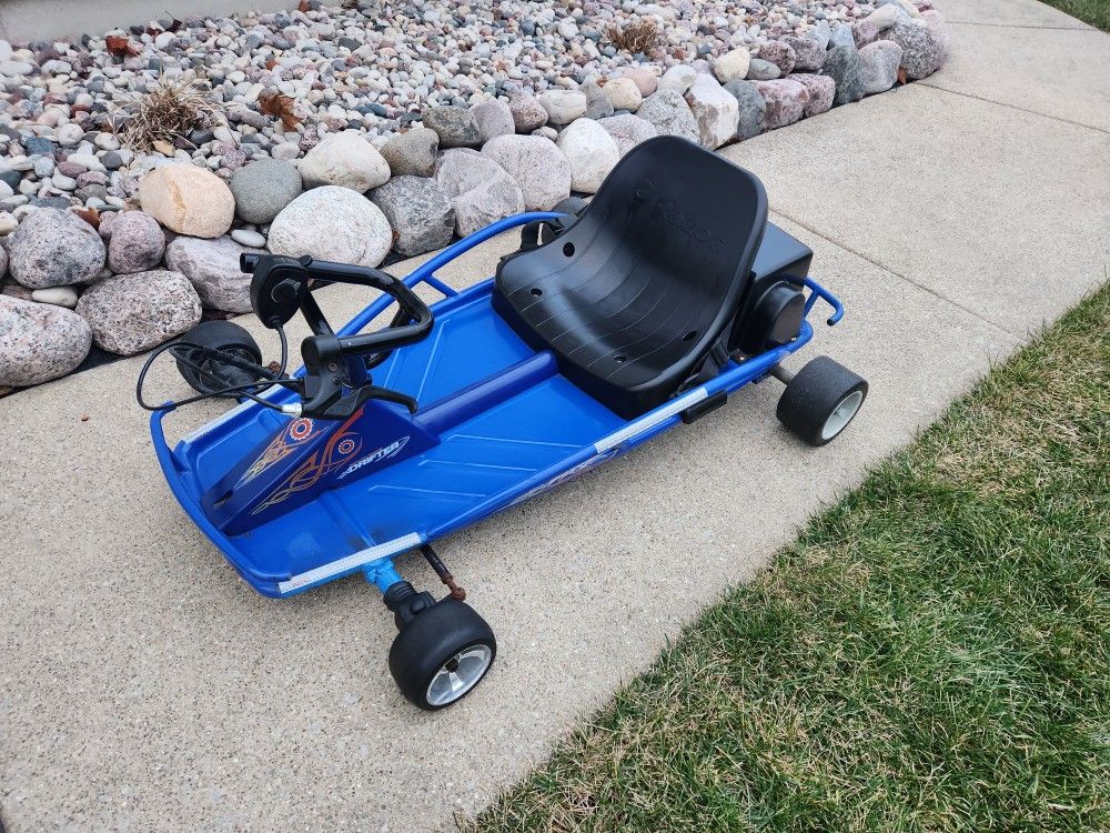 Custom Razor Carts Razor GO CART with BRAND NEW BATTERIES for Sale in Dyer, IN - OfferUp