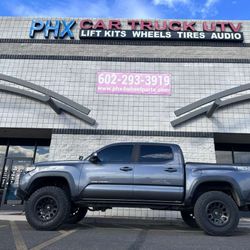 Toyota Tacoma Rines Llantas Suspensiones Accesorios Luces Estribos  Alineaciones (Financiamos)