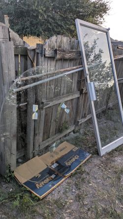 glass table and glass door 2 x $20