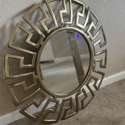 Gorgeous Mirror And Side Table 