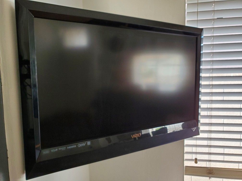 30 inch Vizio Flatscreen TV