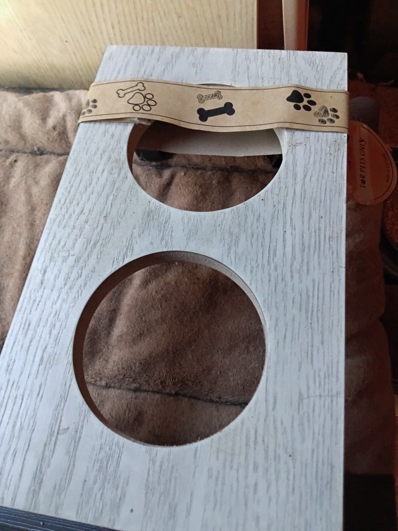 New Wooden Pet Food Bowl Holder