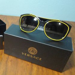 Versace MOD 4336 Sunglasses With Box, Case for Sale in Los  display picture 2