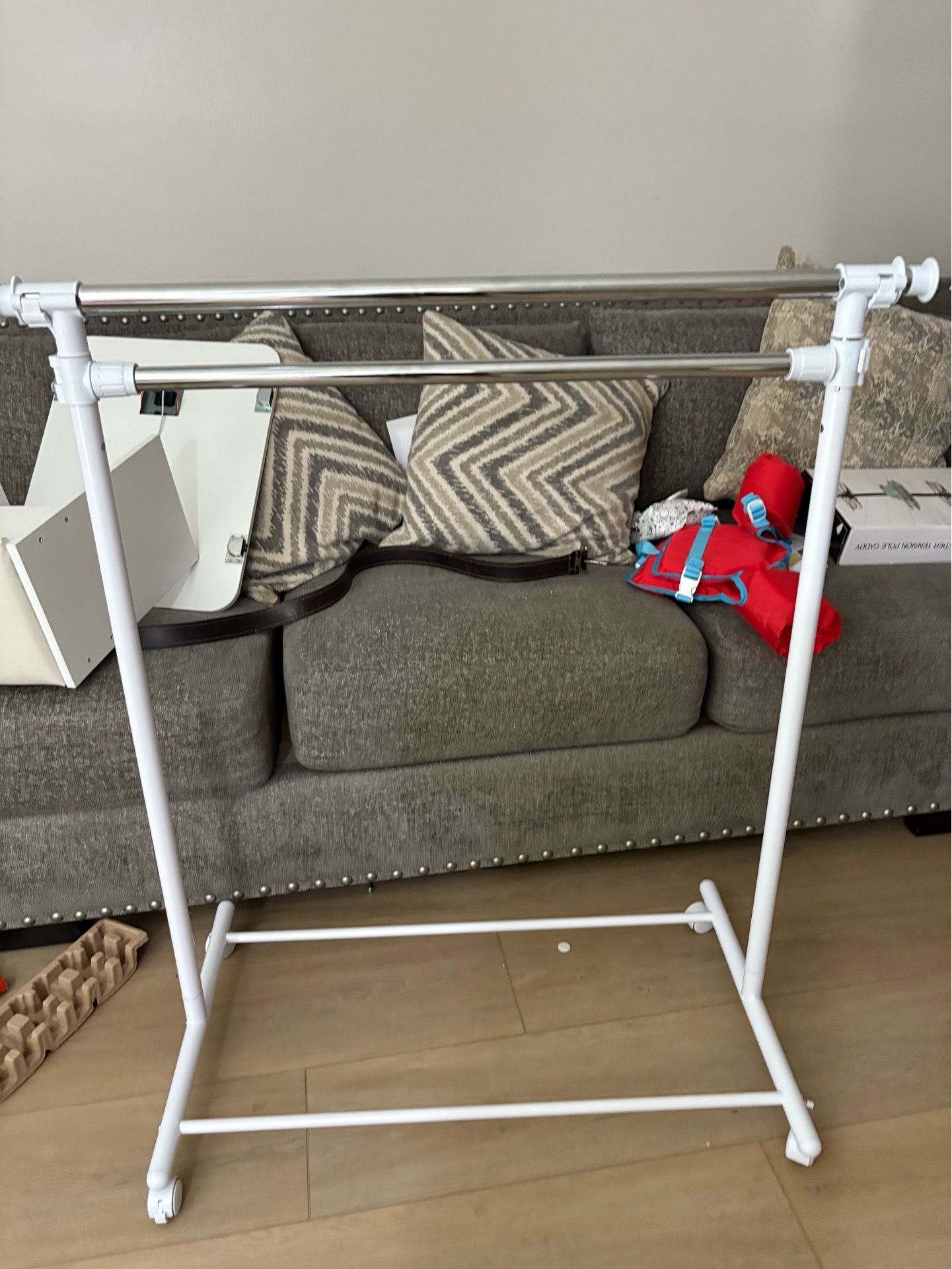 Cloth hanger