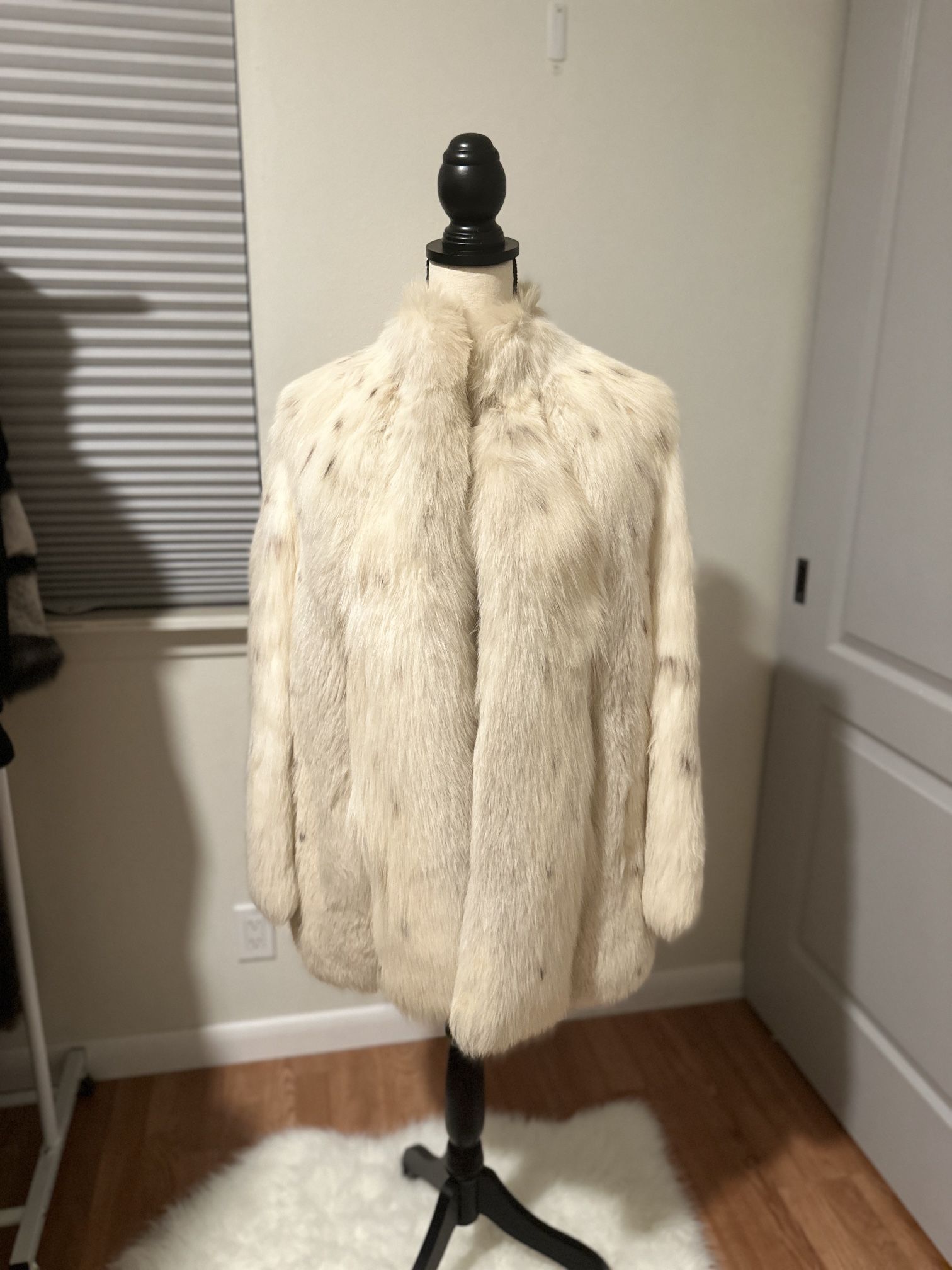 Spotted Fox Fur Coat Size M-L