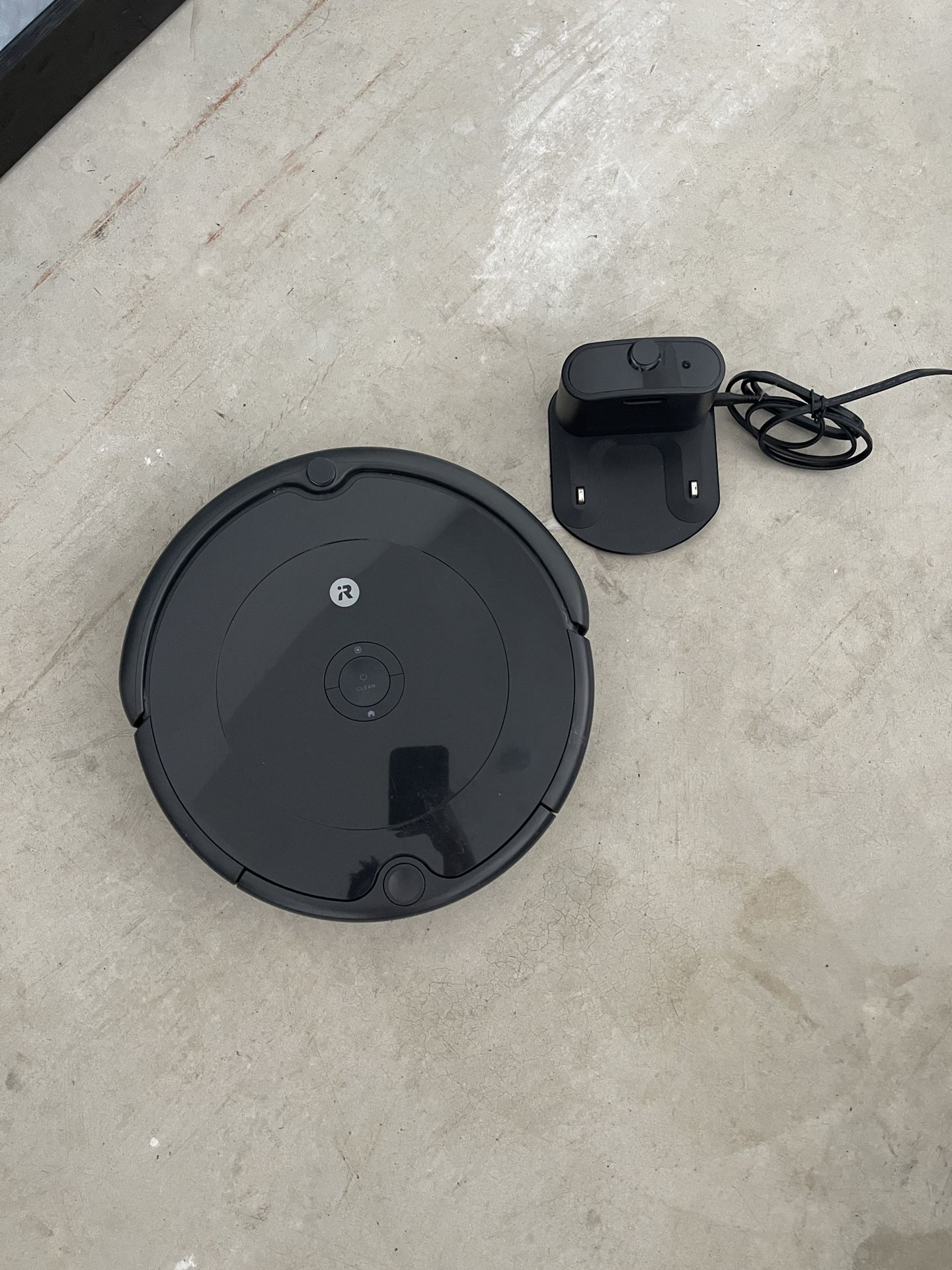 iRobot Roomba 694 Robot Vacuum