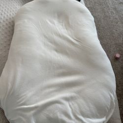 Snuggle me organic. With 2 organic Covers