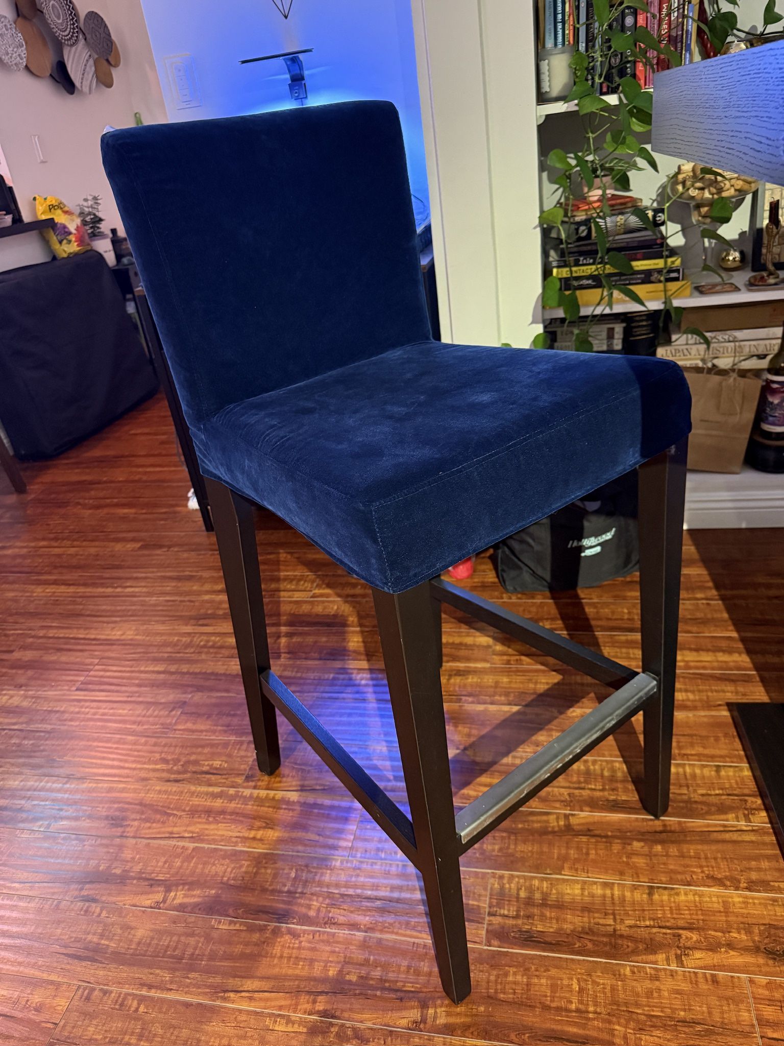 Bar Stools (2x)