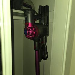 Dyson V7 Vacuum 