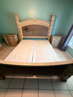 bedroom set from Rooms To Go
