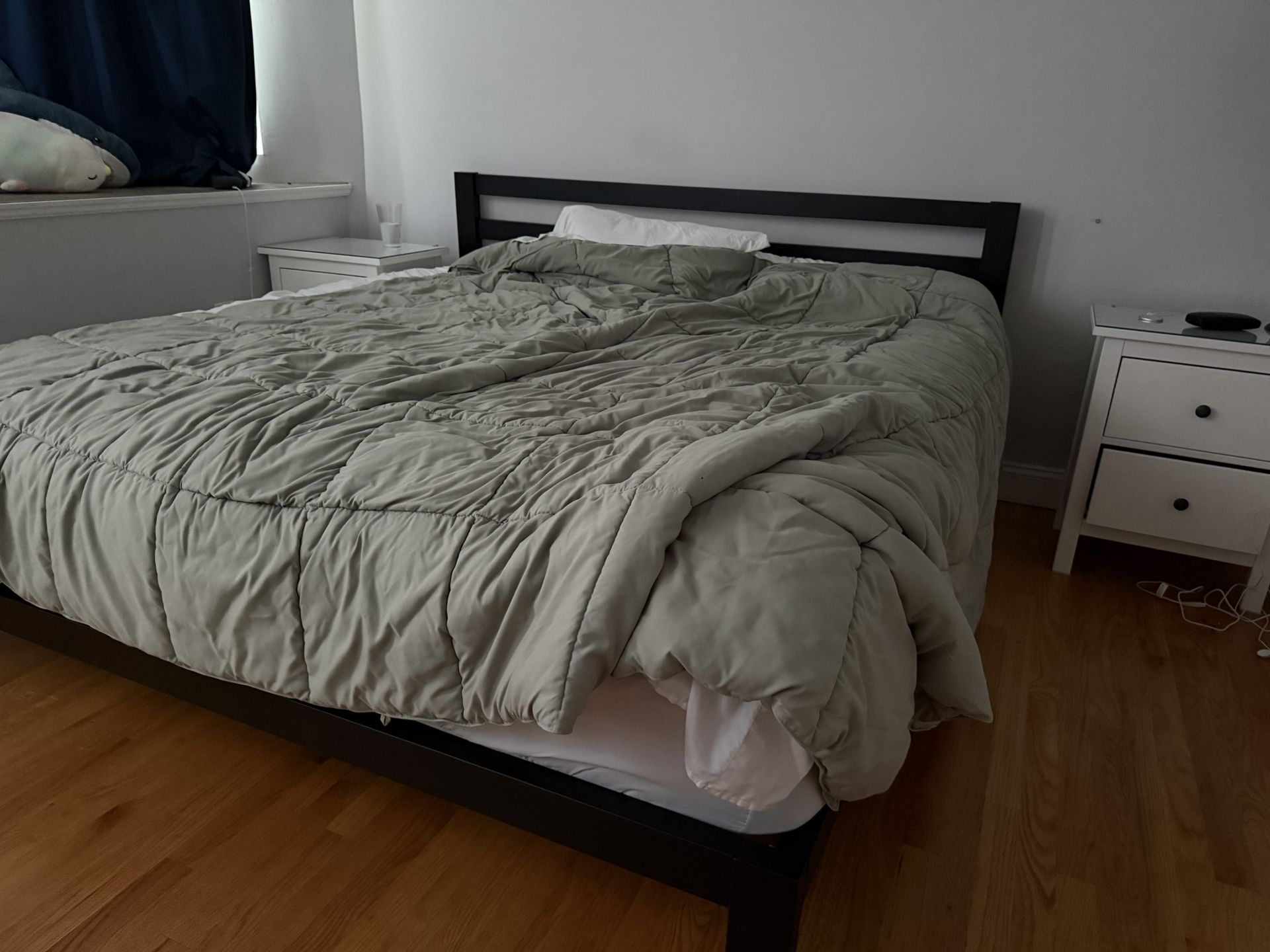 King Size Bed With Bed Frame