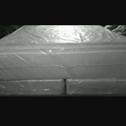 King size new thick pillow top bed can deliver 