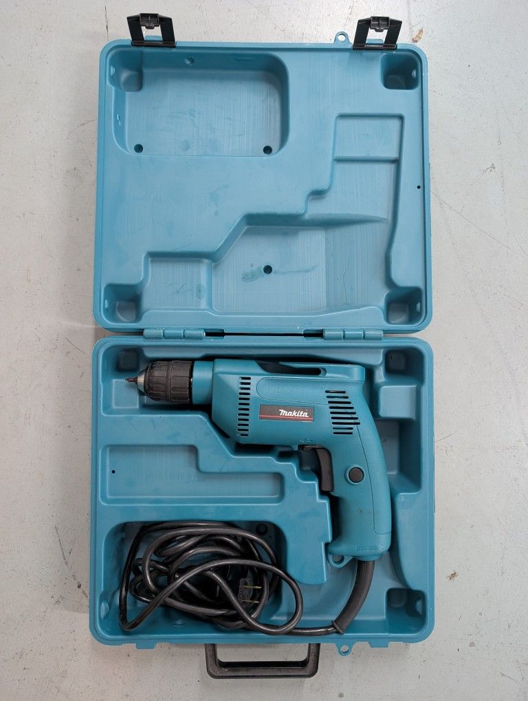Makita 6408 3/8" Keyless Electric Drill – Tested – With Case
