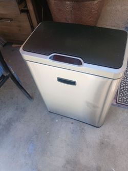 Stainless steel trash can with sensor