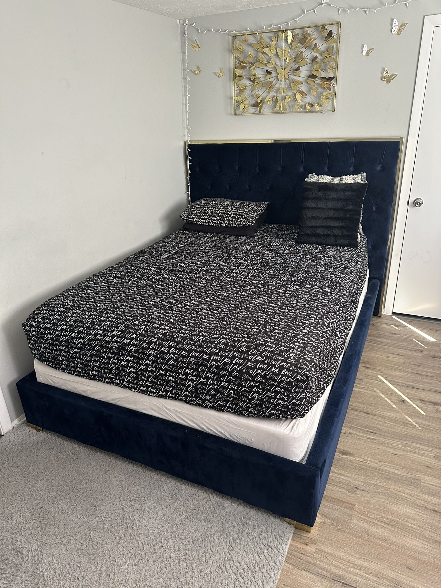 queen size bed and mattress 