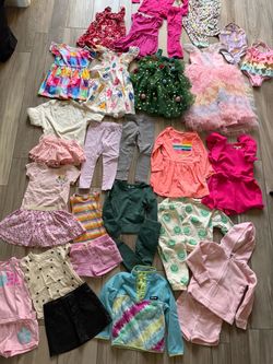 Huge lot girls size 3T clothing