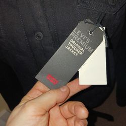 Levi's Black Denim Jacket Brand New Women's Trucker Jacket With Nice Insulation Button Up Brand New Never Worn Size L Selling For Half 60 Cash!