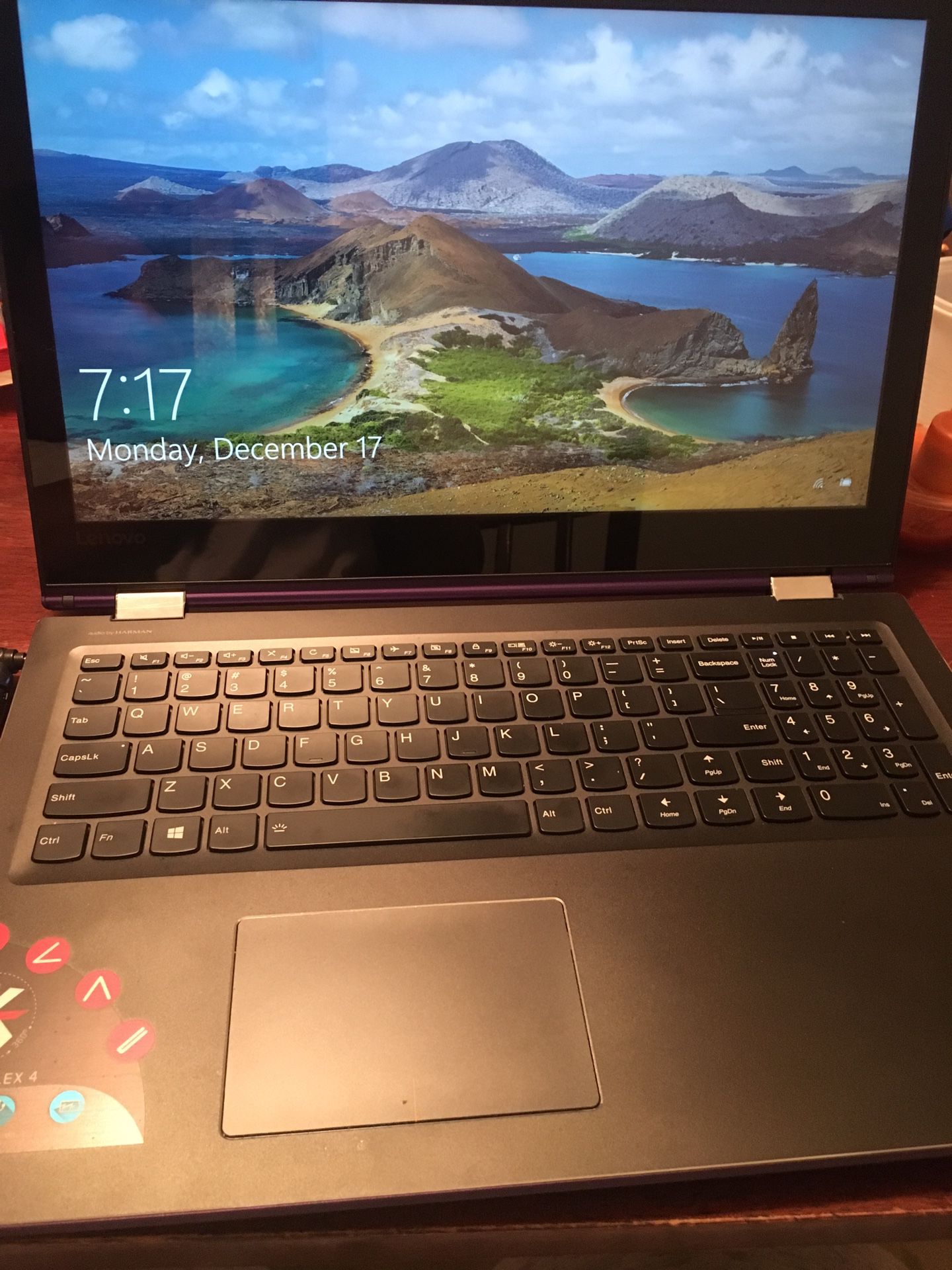 Lenovo 2-n-1 Laptop/Tablet 8G 1TBHDD windows 10