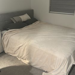 Queen Bed Frame & Mattress Bed Must Go !!