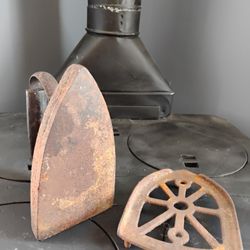 Antique Cast Iron Sad Iron (Rustic Display Piece)

