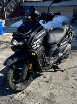 New tank 150cc Moped Like New