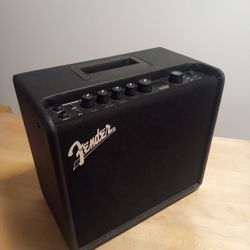 Fender Mustang LT25 Practice Amp