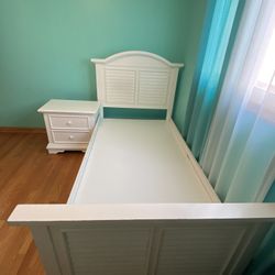 wooden bedroom set