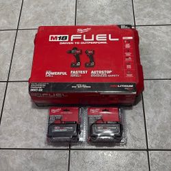 Milwaukee Sets Of Drills 4 GEN With 2 Batteries 6.0 