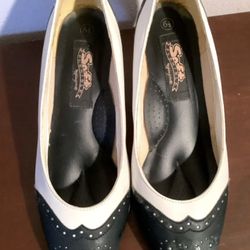 Vintage Soft Flexible By Highlights Retro Blue And White Heels Pumps Size 6.5