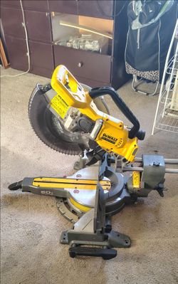 DeWalt 12 inch 60 volt brushless sliding miter saw without battery