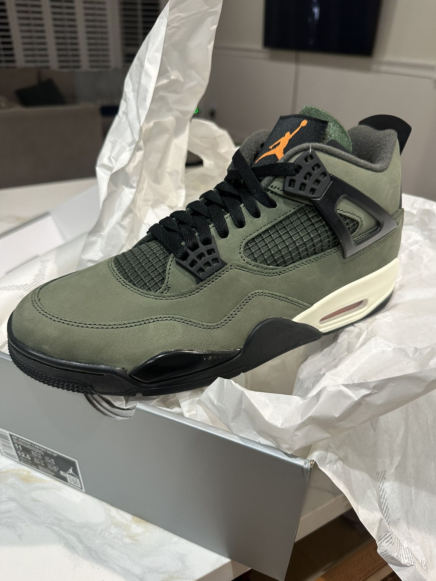 DS undefeated Jordan 4’s Sz 11