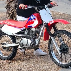 Honda 100 R dirt bike