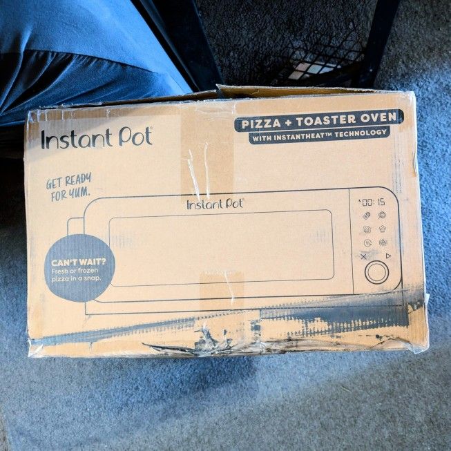 Instant Pot InstantHeat 6-in-1 Pizza and Toaster Oven, New In Box.