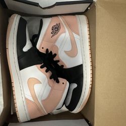Jordan 1 Mid arctic orange  